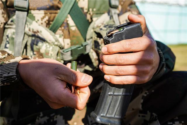 射击手机游戏游戏在线玩_射击手机游戏排行榜_射击游戏手机csgo