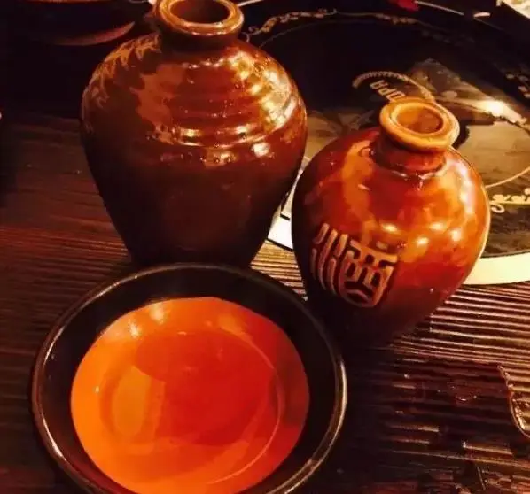 洋酒吧效果图_你的酒馆对我打了洋_泰森在酒馆打架的电影